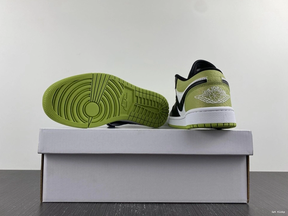 Green Snakeskin DX4446-301 Vivid Jordan (W) 1 Low - 1012